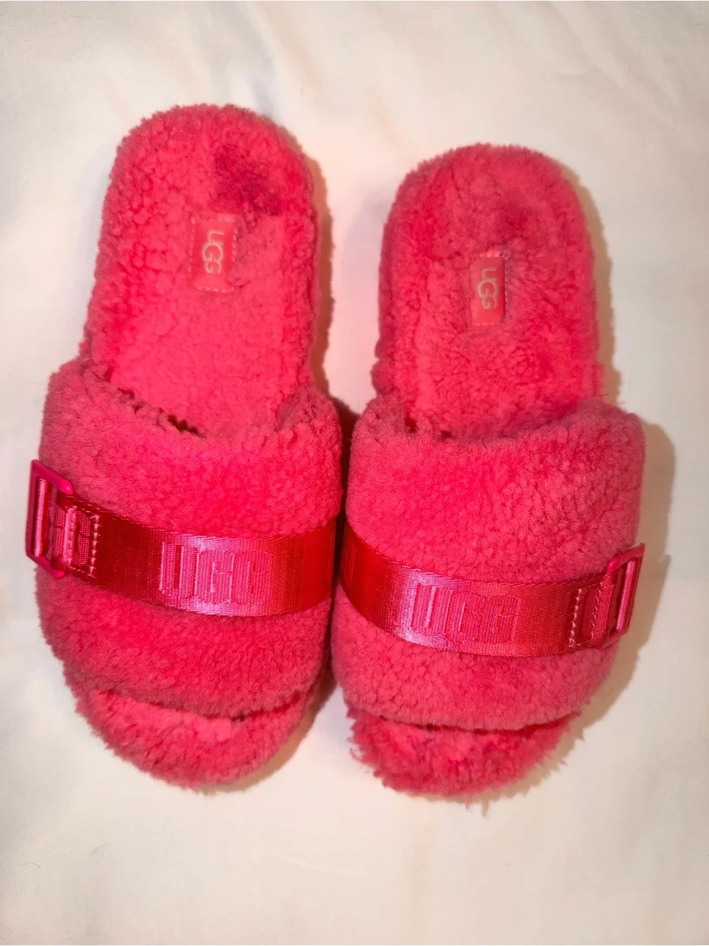 UGG Fluffita Slides in Taffy Pink • Women’s Size 8